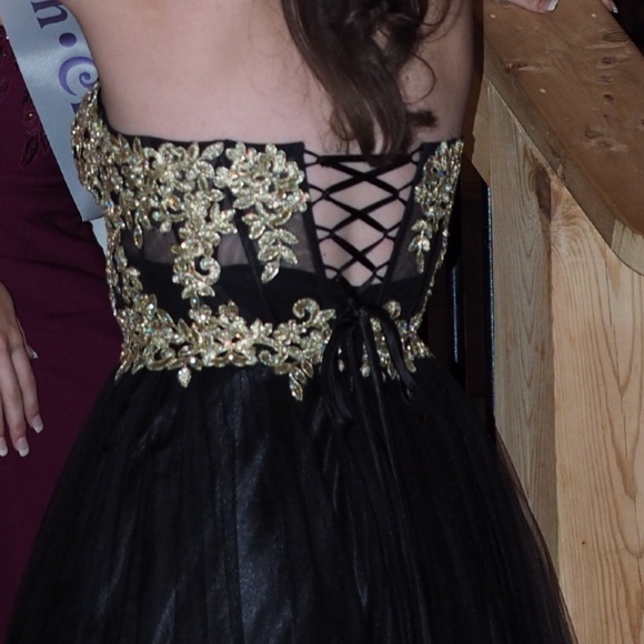 Beautiful Black and Gol Prom Dress - Picture 3 of 5